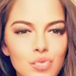 Meet your Posher, Chrissy